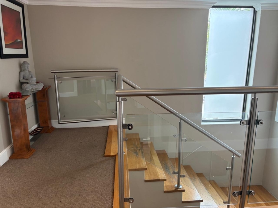 To Let 6 Bedroom Property for Rent in West Beach Western Cape